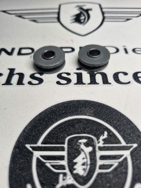 2 Stück Tankhalte-​Tülle – Zündapp Ersatzteil-​Nr. 446-​20.112 mit Stahlrohr 400-​20.105 und Scheibe 400-​20.106 TPU GRAU MATT